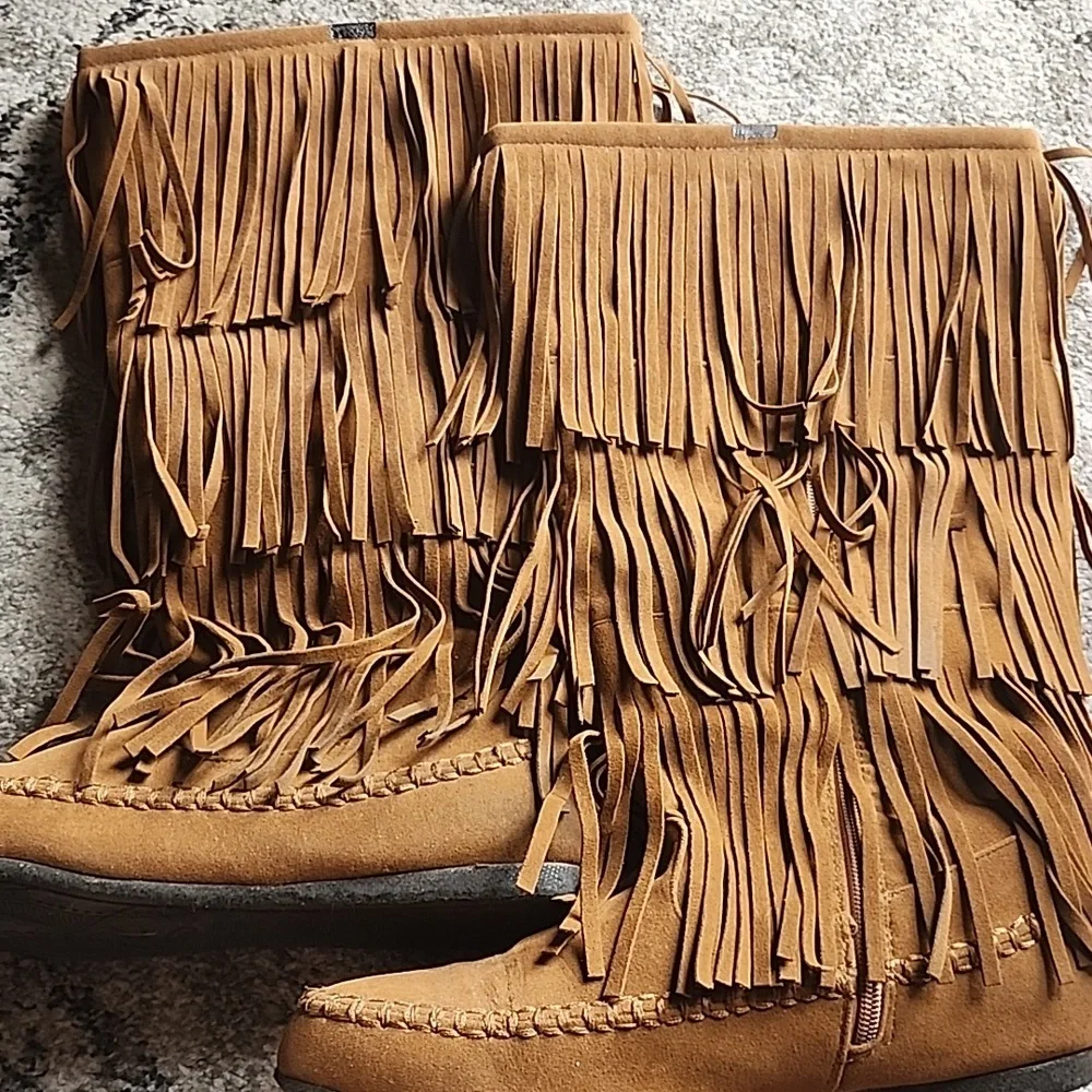 Moccasin Fringe Boots - Picture 8 of 8